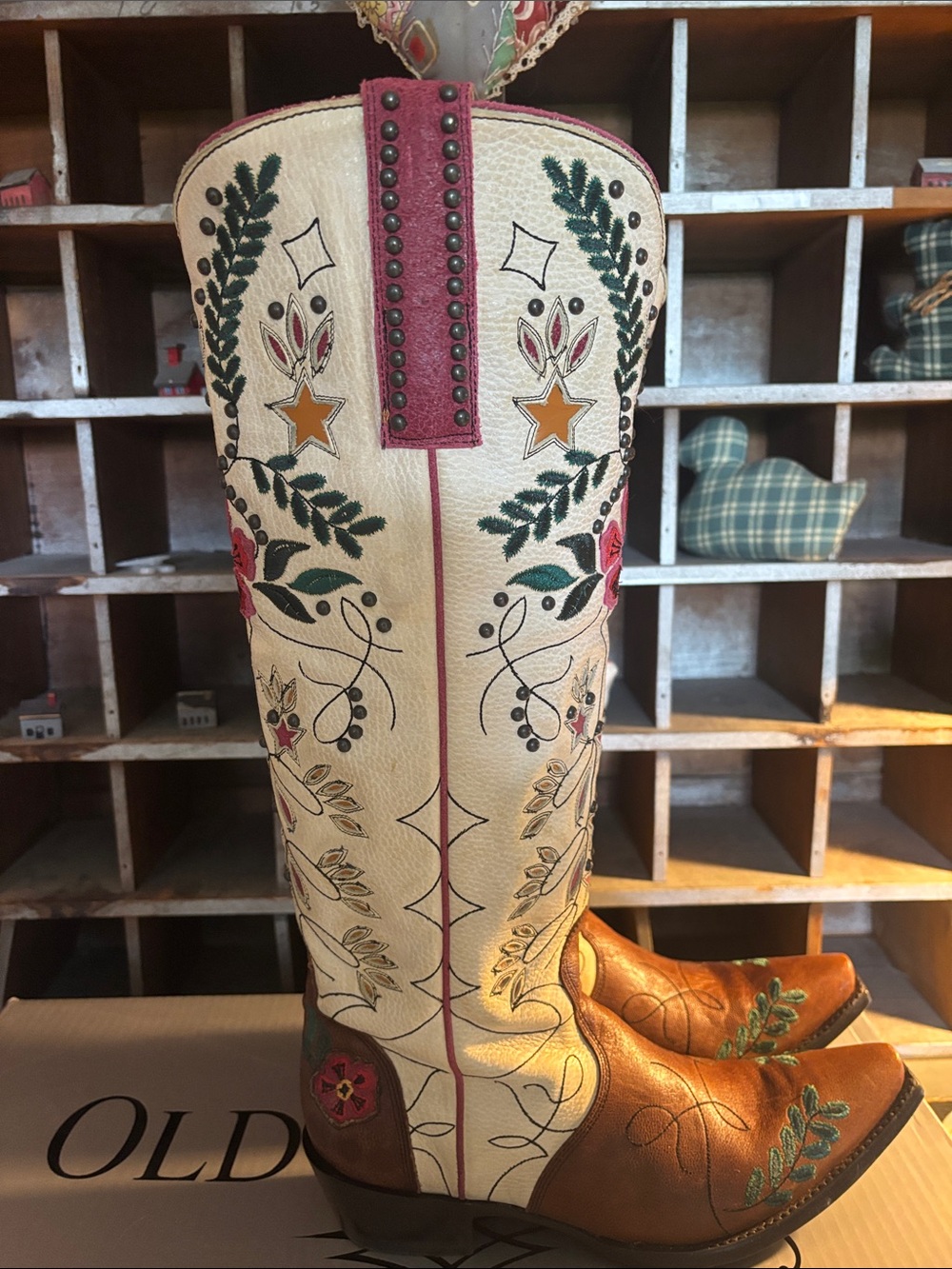 RARE 🌺Old Gringo Cream Leather Boots with Brown and beautiful Embroidery - Picture 3 of 15
